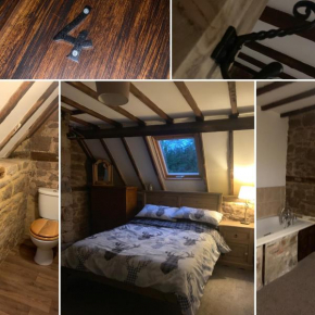 Crosskeys Inn Guest Rooms in Wye Valley, Hereford